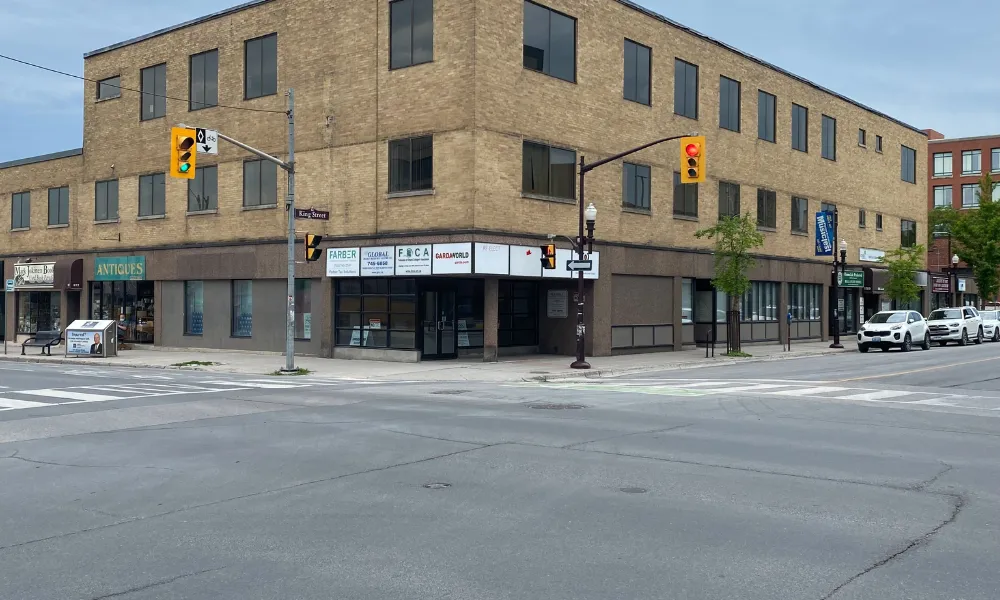 CA Charlotte St, Peterborough, ON
