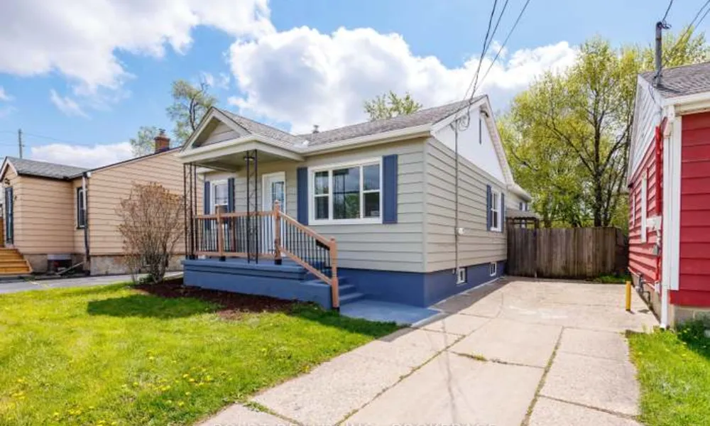 CA Geneva St, St. Catharines, ON